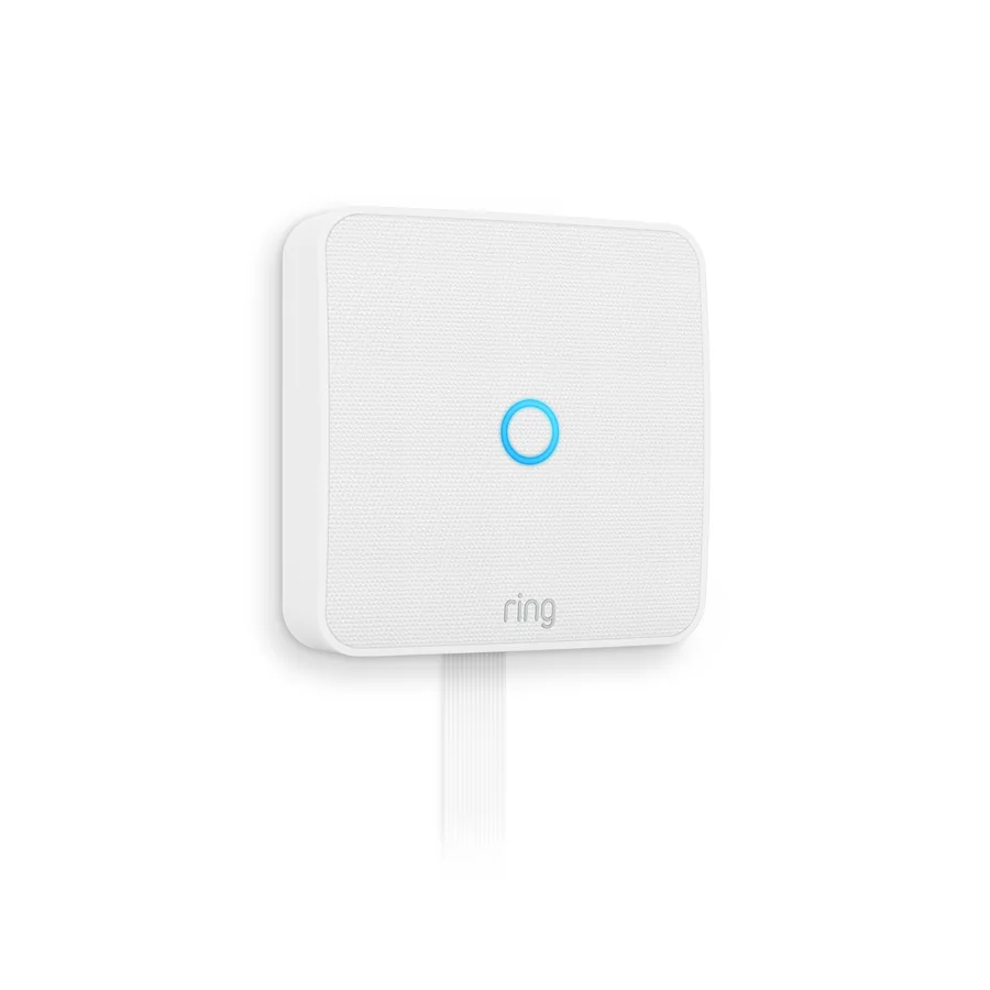Ring Intercom Video blanco instalado junto a un telefonillo interior